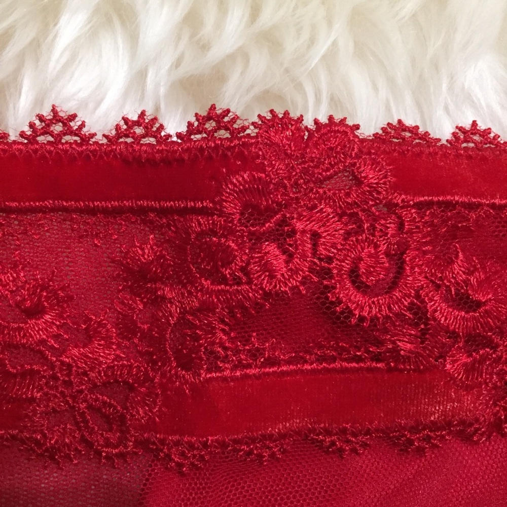 Last One! Red Velvet Trim NWT VS S Midrise Cheeky - Picture 15 of 16